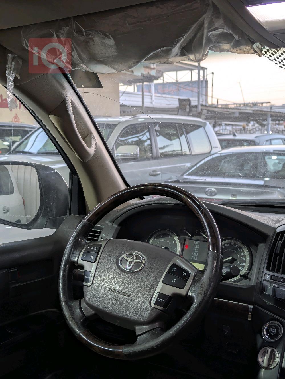 تويوتا لاندكروزر